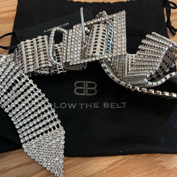 B-low the belt Farrah Rhinestone Swarovski belt NWOT plus dust bag - Picture 3 of 3